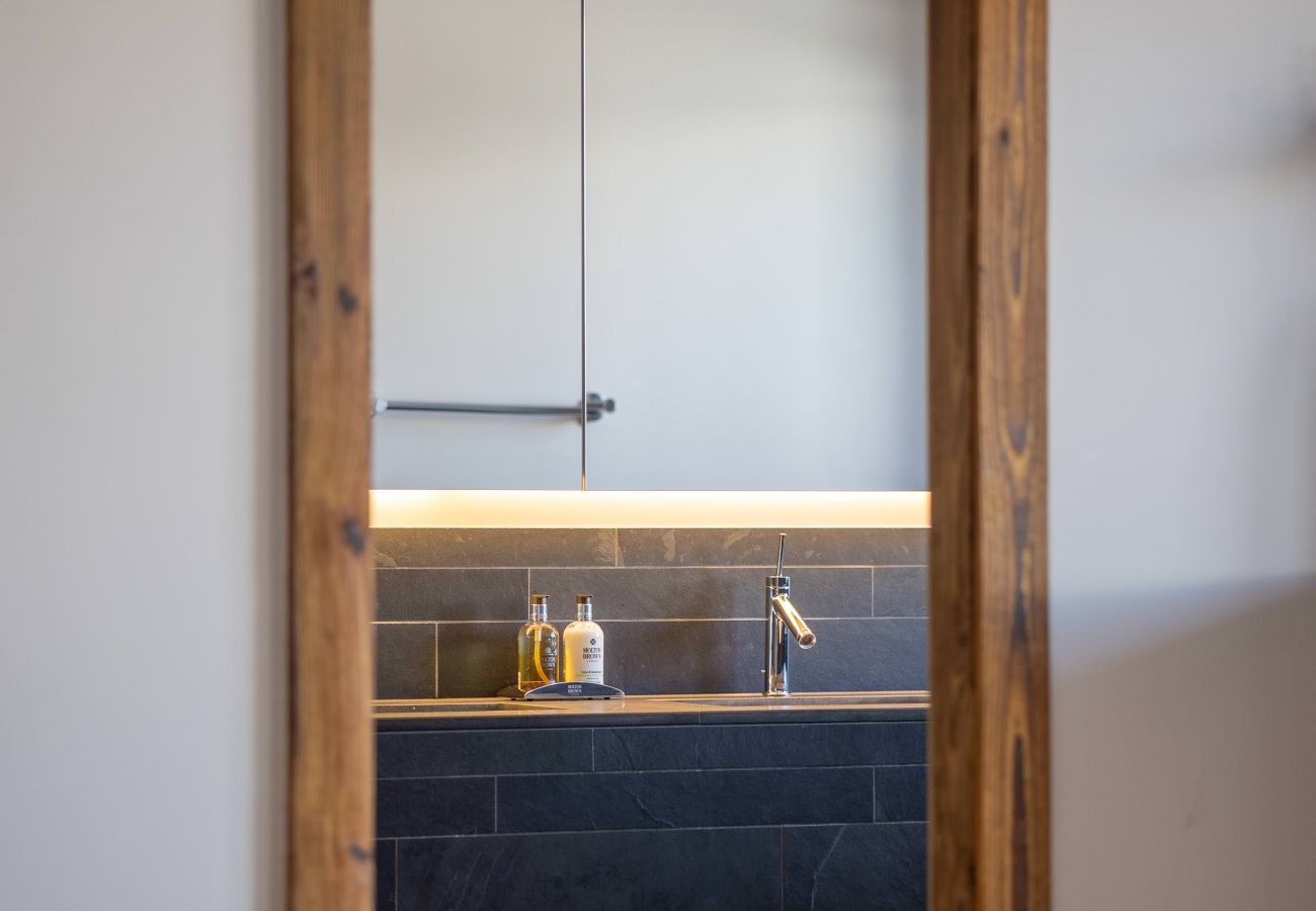 Apartment in Haute-Nendaz - Le Grimpeur, Mer de Glace Spa Access, 50m skilift
