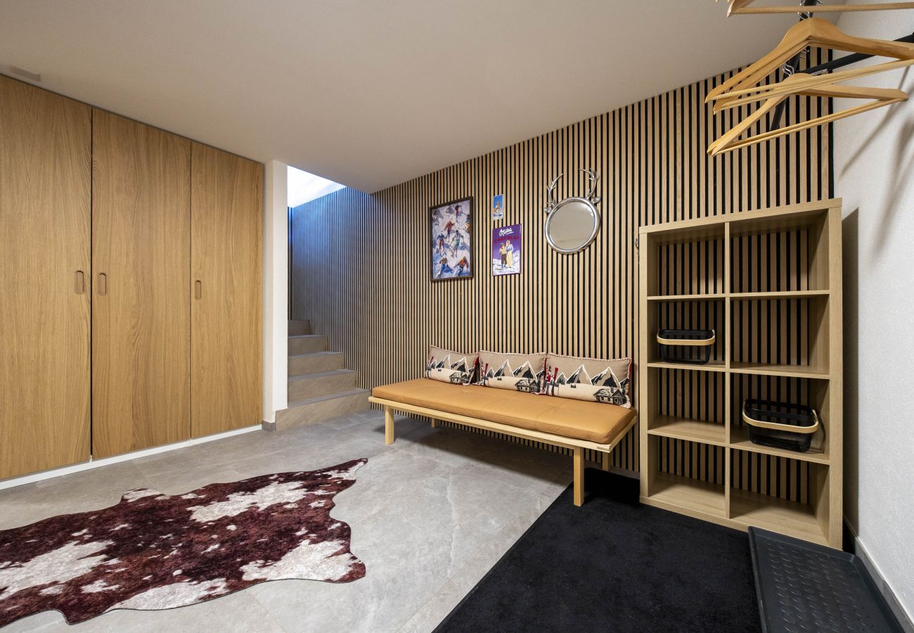 Chalet in Haute-Nendaz - Chalet Nid Blanc wood burning hottub