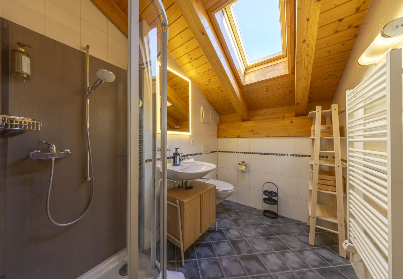 Chalet in Haute-Nendaz - Chalet Nid Blanc wood burning hottub