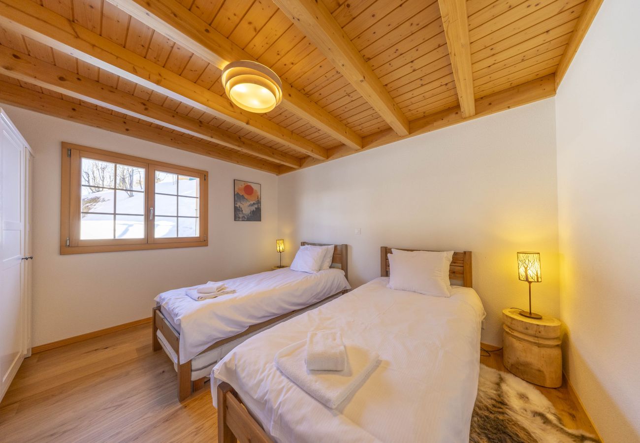 Chalet in Haute-Nendaz - Chalet Nid Blanc wood burning hottub