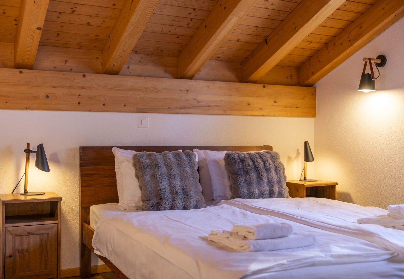 Chalet in Haute-Nendaz - Chalet Nid Blanc wood burning hottub