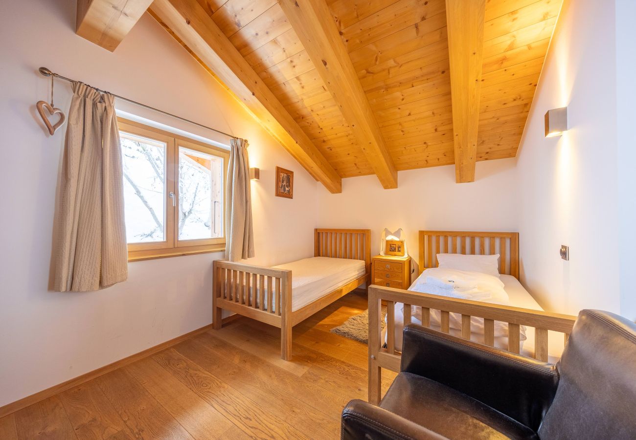 Chalet in Haute-Nendaz - Chalet Enchanteur sauna, jacuzzi, 13pax