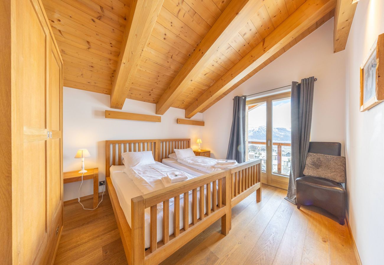 Chalet in Haute-Nendaz - Chalet Enchanteur sauna, jacuzzi, 13pax