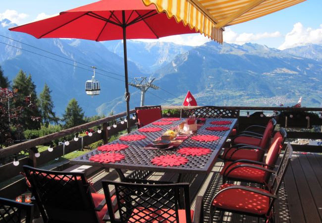 Villa in Haute-Nendaz - Chalet Lisa, ski-in/out, accessible by car
