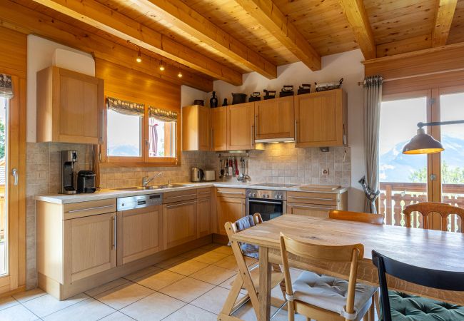 Chalet in Haute-Nendaz - Chalet Le Papillon, sauna, 4 Vallées Chalet in Haute-Nendaz - Chalet Le Papillon, sauna, 4 Vallées