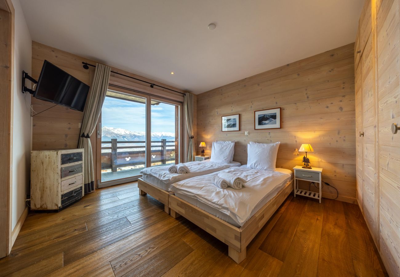 Chalet in Haute-Nendaz - Chalet Casse-Noisette wonderful, ski-in ski-out