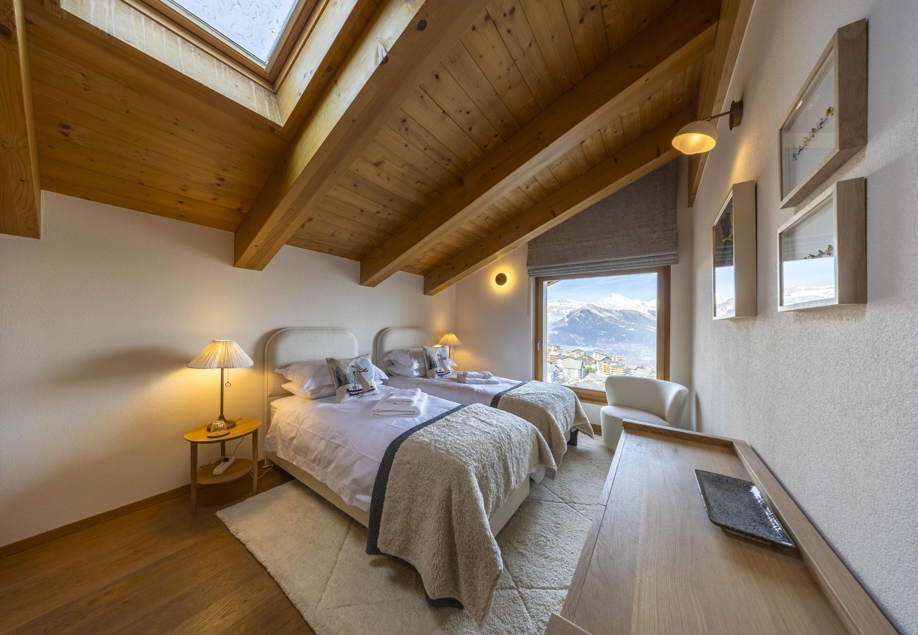 Chalet in Haute-Nendaz - Chalet Chevalier, gym, hot tub, sauna