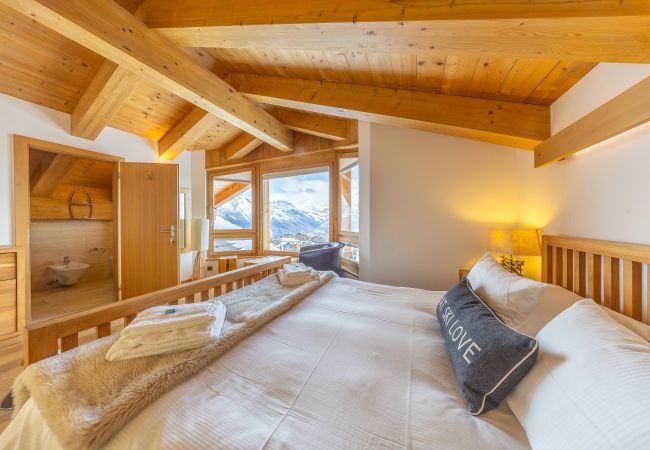 Chalet à Haute-Nendaz - Chalet Enchanteur sauna, jacuzzi, 13pax Chalet à Haute-Nendaz - Chalet Enchanteur sauna, jacuzzi, 13pax